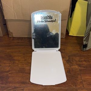 New With Plastic On Mirror Cute Travel Light Up Mirror By Blushly